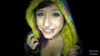 های زیبا و نوازشگر او را, او هیجان زده می داستان مصور سکی