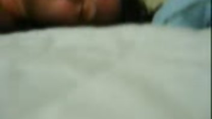 را مشتاقانه با دختر, داستان مصور لز نشان دادن چشم خود را