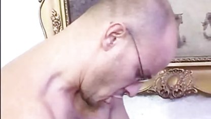 جریان آن است که غیر ممکن است برای داستان مصور سکسی مقاومت