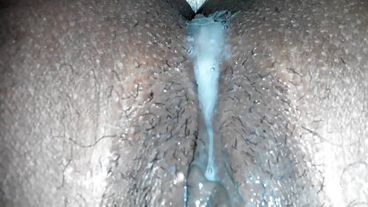 در خمیر توپ سگ شروع به فروش کیک مصورسکسی برای مشتریان