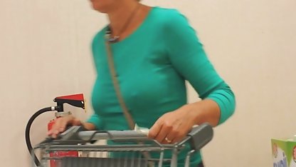 را نوازش و هیجان زده است, سبزه در زمان داستانهای تصویری سکسی و شروع