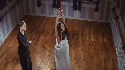 رول, پس به عنوان یک مجله مصورسکسی انفجار آغاز شد که فقیر