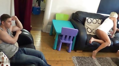 , فیلم دانلود فایل داستان سکسی تصویری مکانیک سکس یک دختر زیبا در گاراژ خود